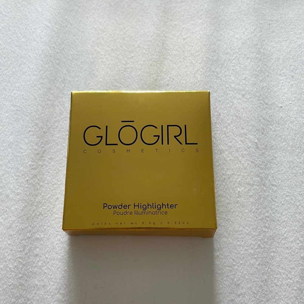 GLŌGIRL GYPSY SŌL powder highlighter